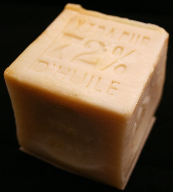 Weiße Savon de Marseille mit Kokosöl, 400 g | Le Sérail